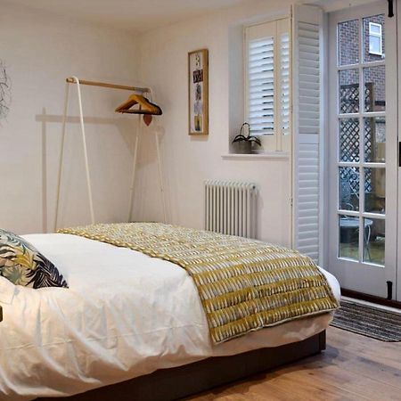 The Snug Entire Home Sleeps 2, Stratford Upon Avon Shottery 外观 照片